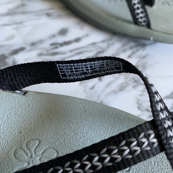 Keen Sandals 8.5 - Picture 3 of 5